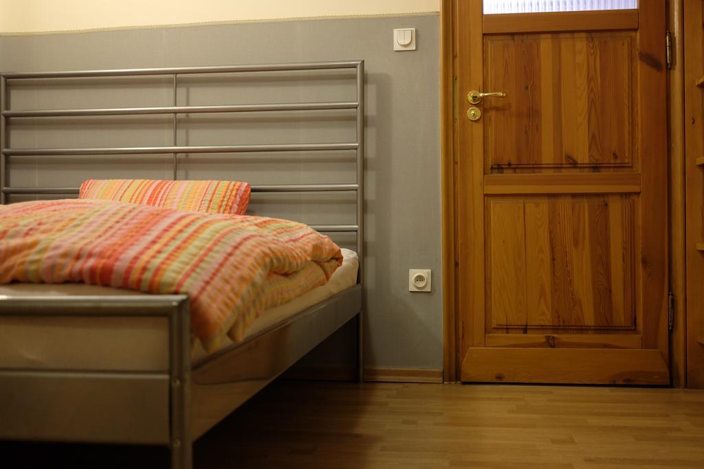 Academus Pub & Guest House วรอตซวาฟ ภายนอก รูปภาพ