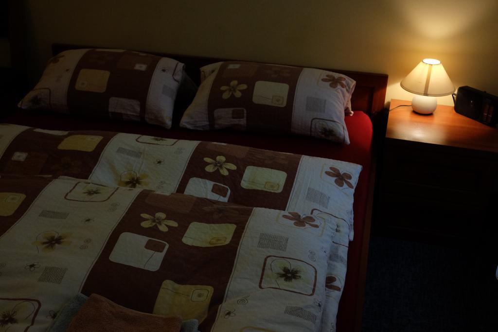 Academus Pub & Guest House วรอตซวาฟ ภายนอก รูปภาพ