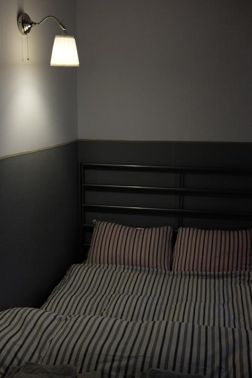Academus Pub & Guest House วรอตซวาฟ ภายนอก รูปภาพ